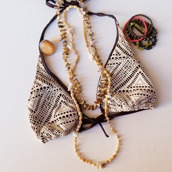 New! Two Shell Necklaces - Picture 7 of 7